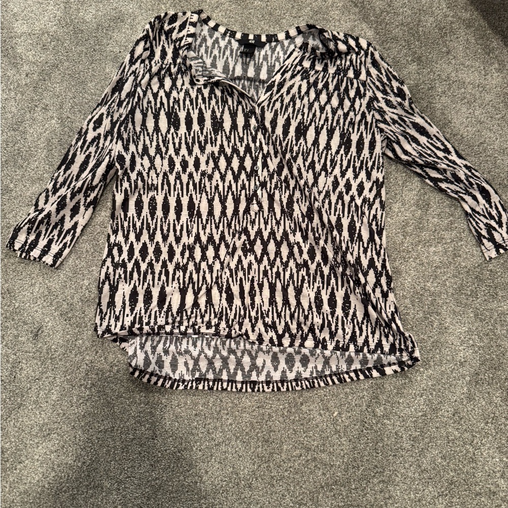 H&M black and white blouse